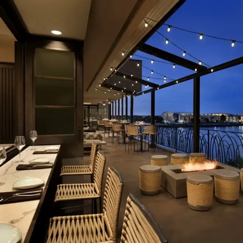 Moss + Oak Savannah Eatery