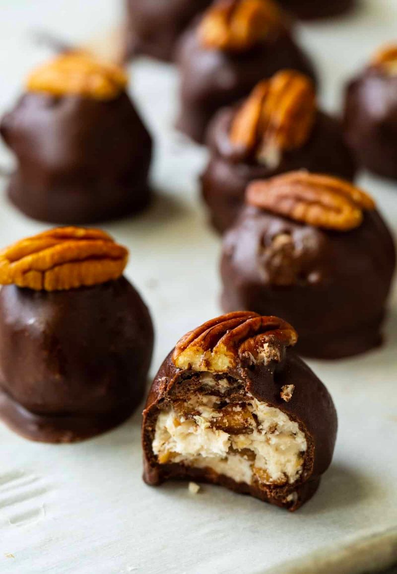 Kentucky Bourbon Balls: Spirited Sweet Treats