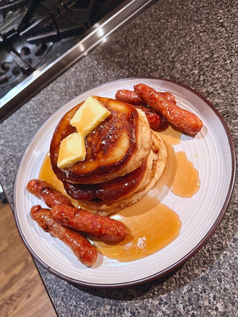 Maplewood Cafe – Homemade Pancakes And Sausage Links
