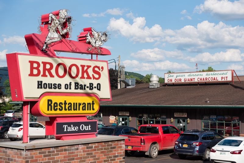 Brooks' House of BBQ – Oneonta