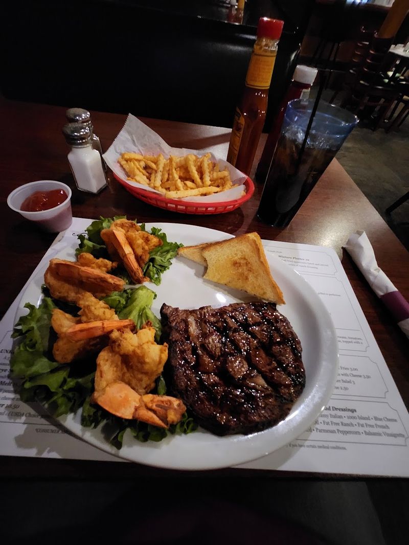 Unkie's Entertainer Restaurant & Lounge 