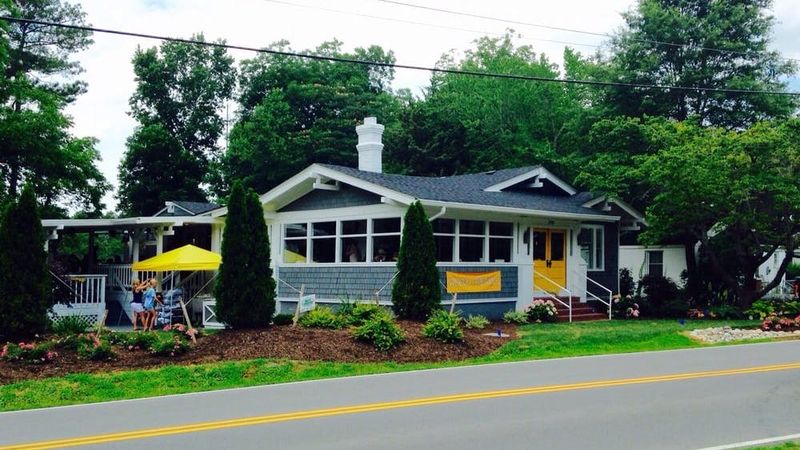 The Bee & The Biscuit: Farmhouse Magic in Virginia Beach
