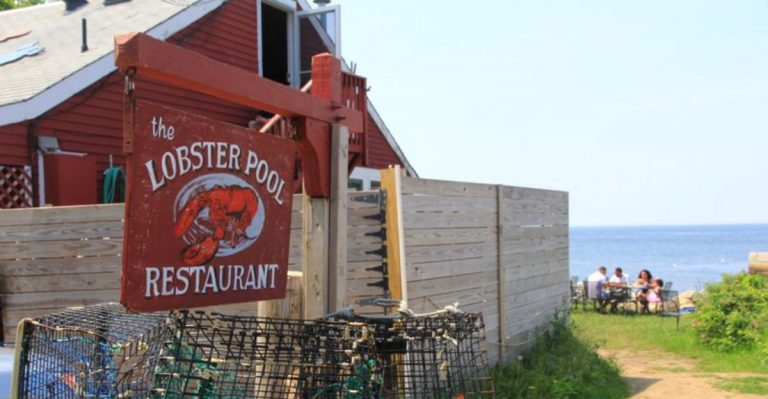 17 Massachusetts Clam Shacks Where The ’70s Never Ended