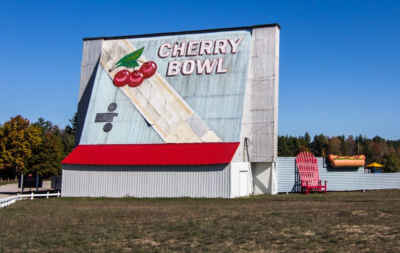 Cherry Bowl Drive-In Theatre & Diner (Honor)