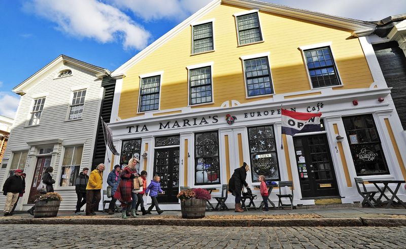 Tia Maria's European Café