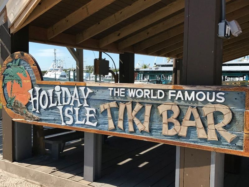 Holiday Isle Tiki Bar – Islamorada