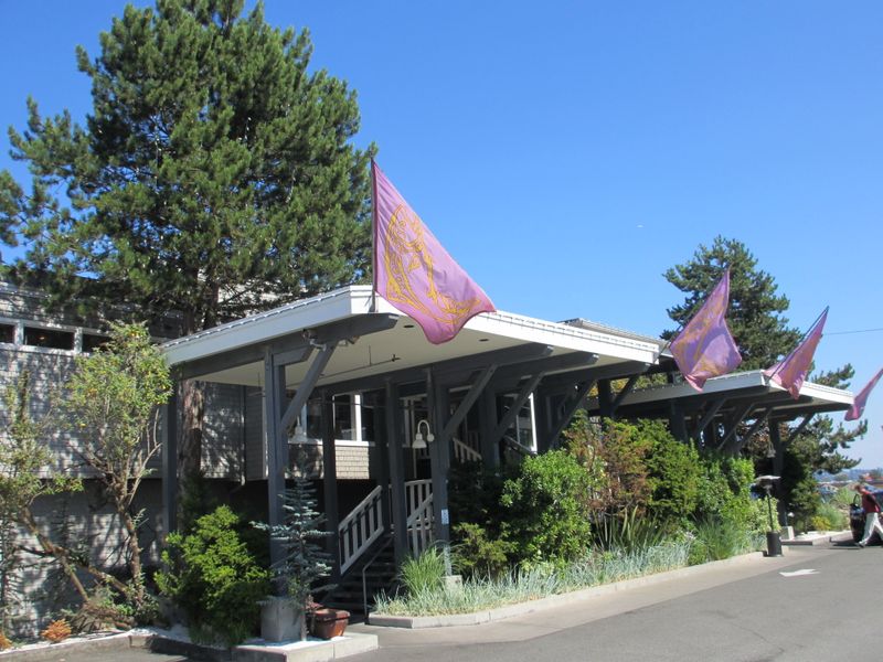 Salty's on Alki – Seattle