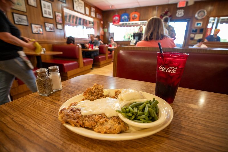 Clanton's Cafe Brings Vinita Flavor