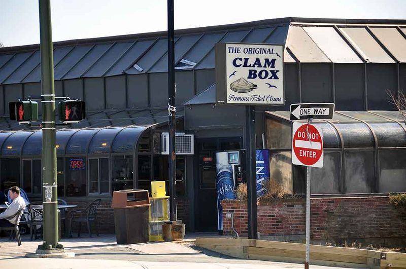 The Clam Box of Quincy: South Shore's Seafood Sanctuary