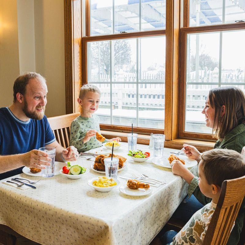 Blue Gate Restaurant & Bakery (Shipshewana)