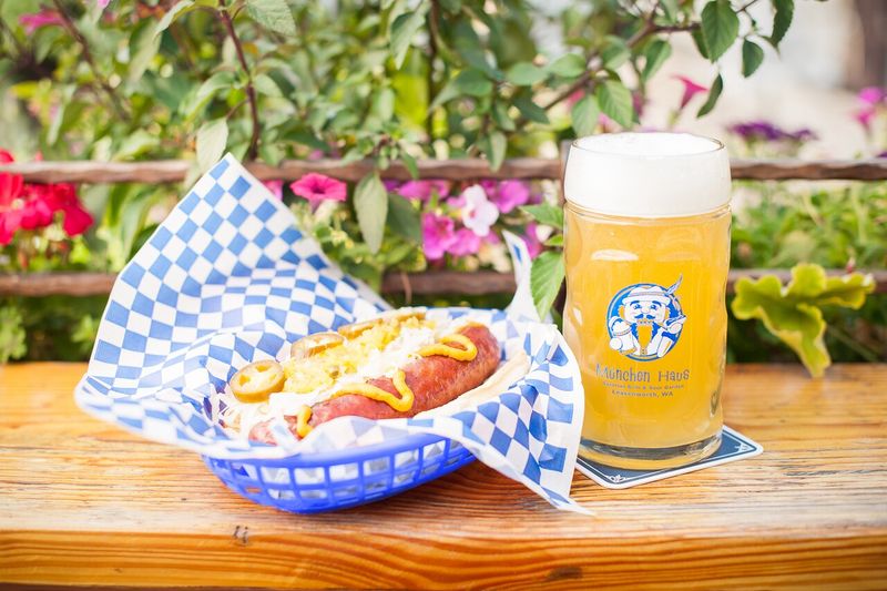 München Haus - Mustard Heaven