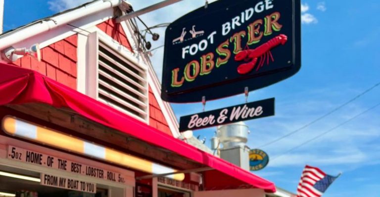 Dine By The Sea At 17 Maine Restaurants Full Of New England Charm