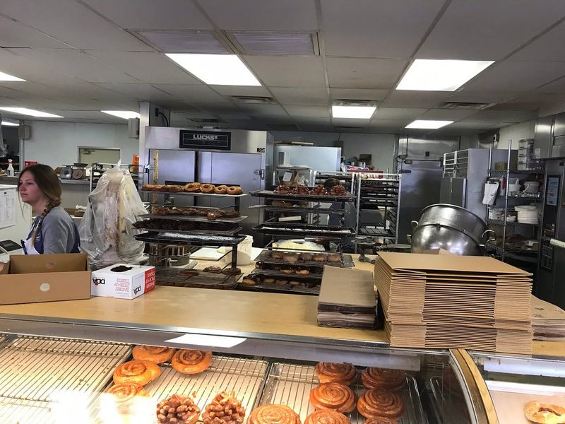 VG Donut & Bakery
