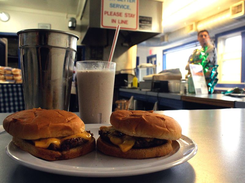 Charlie’s Hamburgers (Folsom)