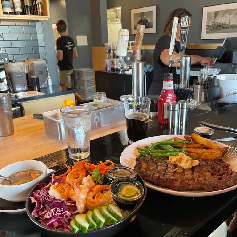 West On Warren Gallery + Grill (Middlebury)