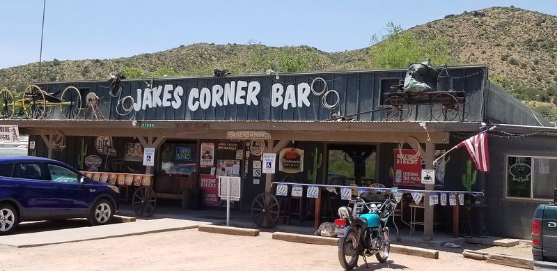 Jakes Corner Bar & Grill – Payson