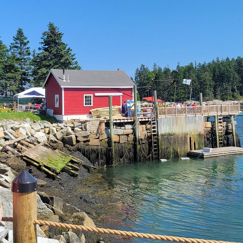 McLoons Lobster Shack: Island Vibes On A Working Lobster Wharf