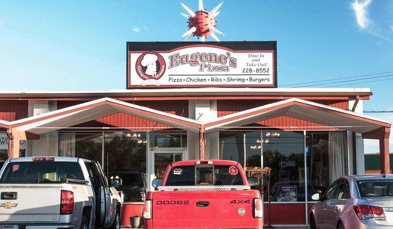 Eugene's Pizza