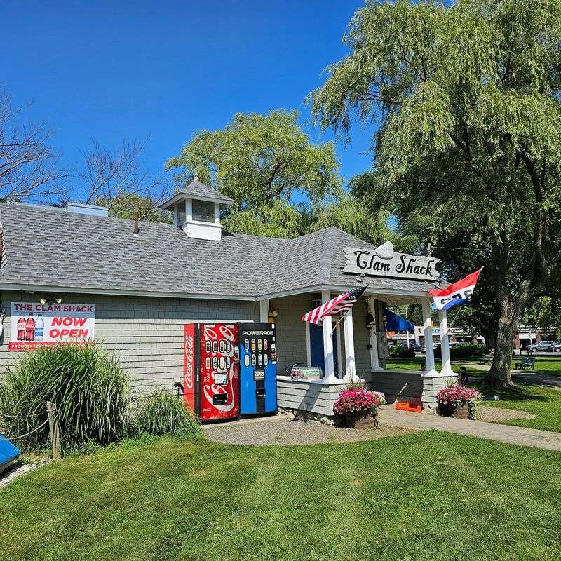 Clam Shack Salem: Witch City's Seafood Spell