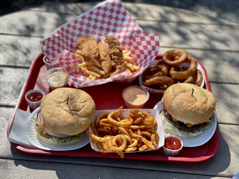 Dilly’s At Centre Bridge (New Hope)