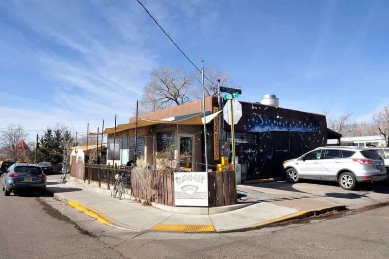 Tune-Up Café: Santa Fe's Global Comfort Food Haven