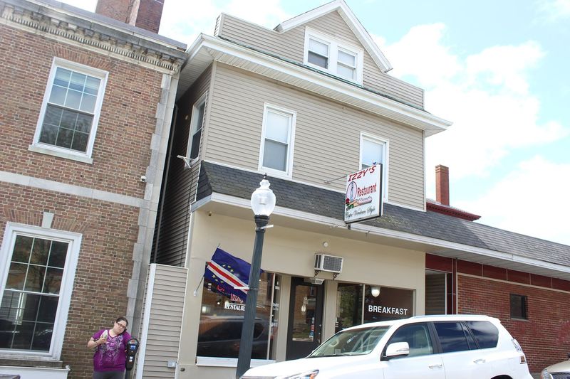Izzy's Restaurant