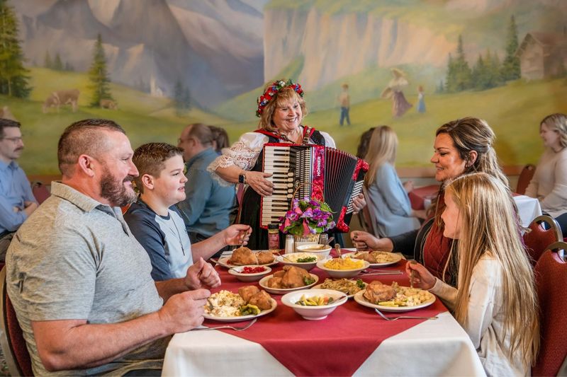 Bavarian Inn Restaurant – Millersburg