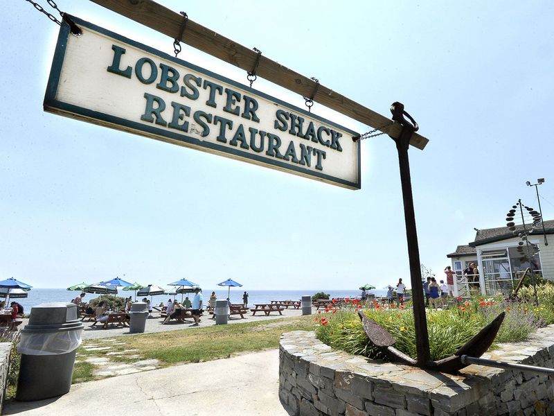 The Lobster Shack at Two Lights: Oceanside Dining on Rugged Rocks
